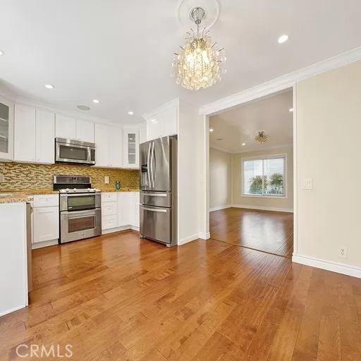 MLS: OC23164113 Condo For Sale