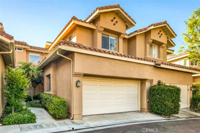 MLS: OC23164133 Condo For Sale