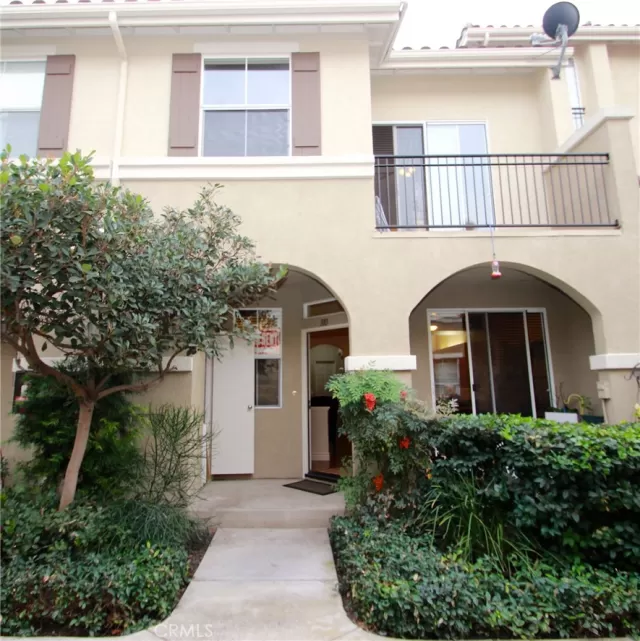 MLS: OC23164292 Condo For Sale