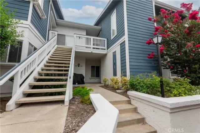 MLS: OC23164347 Condo For Sale