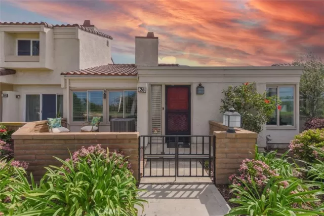 MLS: OC23164671 Condo For Sale