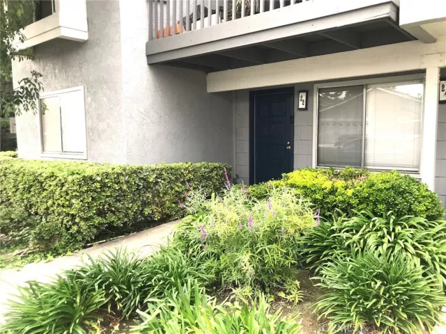 MLS: OC23164727 Condo For Sale