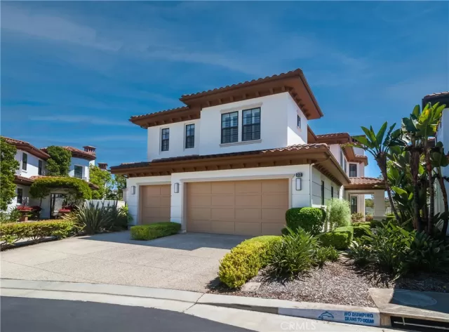 MLS: OC23164943 Condo For Sale