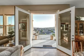 Photo #2: OC23165183 Listing