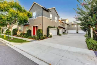 Photo #4: OC23165183 Listing