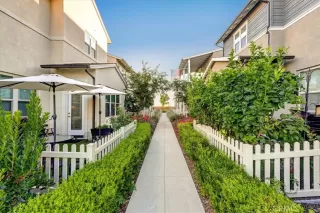 Photo #5: OC23165183 Listing