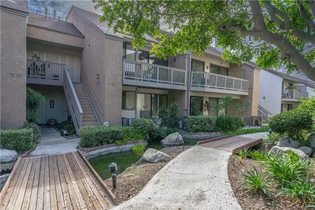 MLS: OC23165396 Condo For Sale