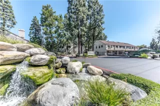 Photo #2: OC23165396 Listing 