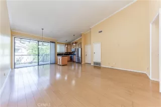 Photo #5: OC23165396 Listing 