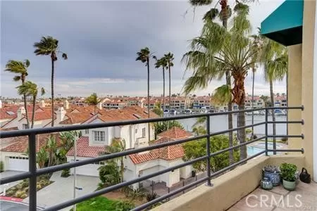 MLS: OC23165527 Condo For Sale