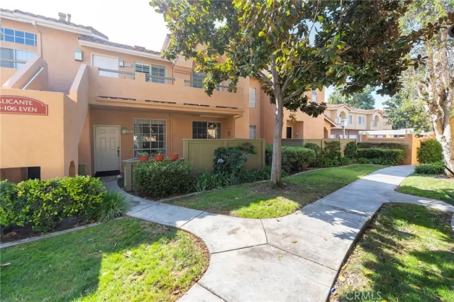 MLS: OC23165711 Condo For Sale