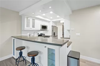 Photo #6: OC23165843 Listing