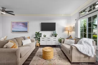 Photo #6: OC23165940 Listing 