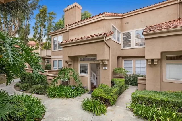 MLS: OC23166137 Condo For Sale