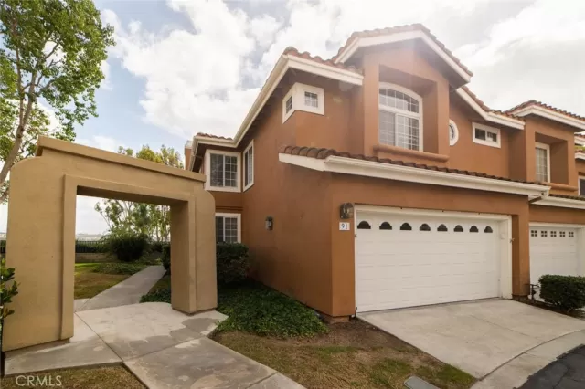 MLS: OC23166629 Condo For Sale