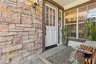 Photo #2: OC23166810 Listing