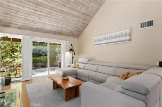 Photo #4: OC23166810 Listing