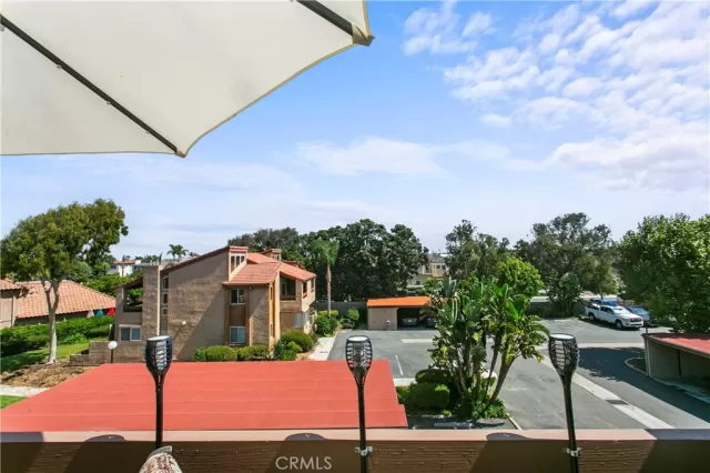 MLS: OC23166881 Condo For Sale