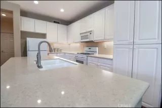 Photo #3: OC23166911 Listing