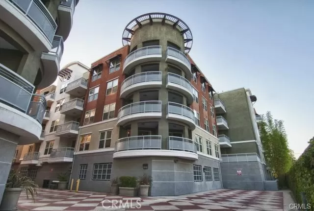 MLS: OC23167284 Condo For Sale