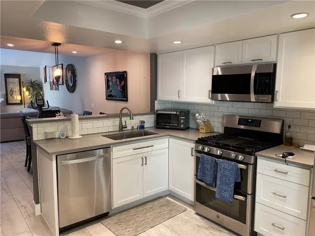 MLS: OC23167312 Condo For Sale