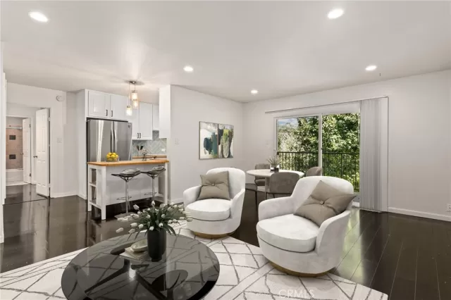 MLS: OC23167328 Condo For Sale