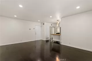 Photo #3: OC23167328 Listing 