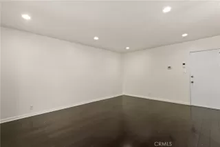 Photo #5: OC23167328 Listing 