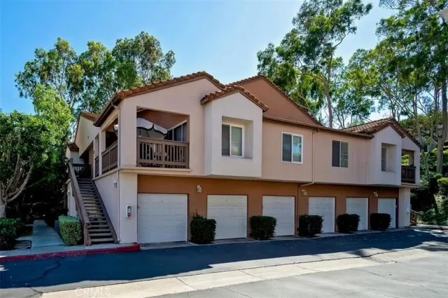 MLS: OC23167556 Condo For Sale