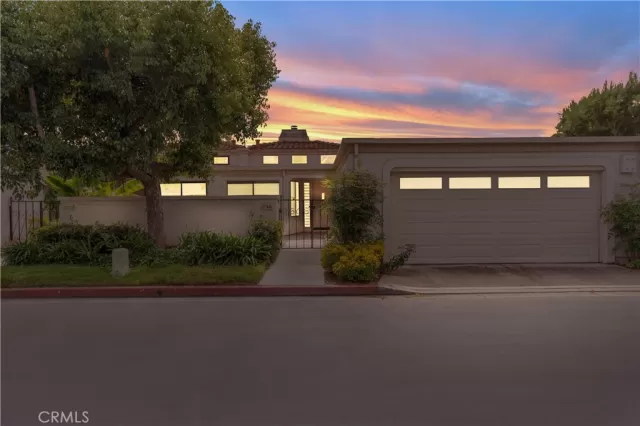 MLS: OC23167962 Condo For Sale