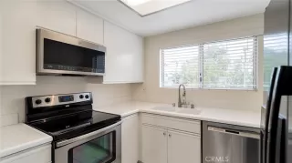 Photo #3: OC23168158 Listing 