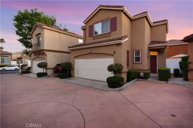 MLS: OC23168375 Condo For Sale