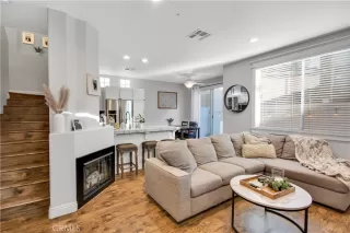 Photo #3: OC23168375 Listing