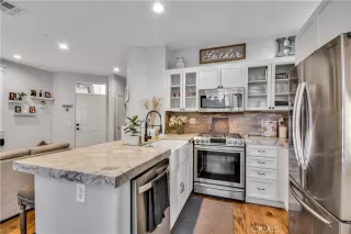 Photo #5: OC23168375 Listing