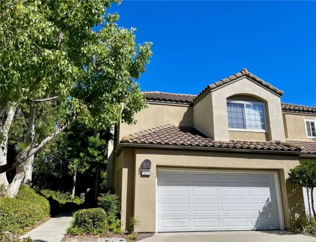 MLS: OC23168415 Condo For Sale