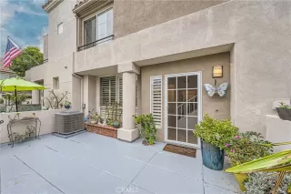 Photo #2: OC23168815 Listing 