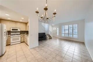 Photo #6: OC23168815 Listing 