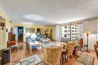 Photo #3: OC23168921 Listing