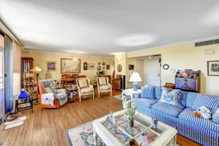 Photo #6: OC23168921 Listing