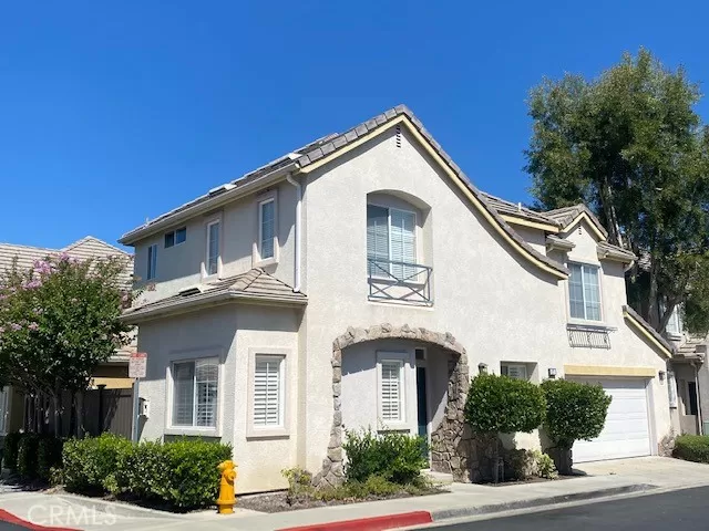 MLS: OC23168923 Condo For Sale