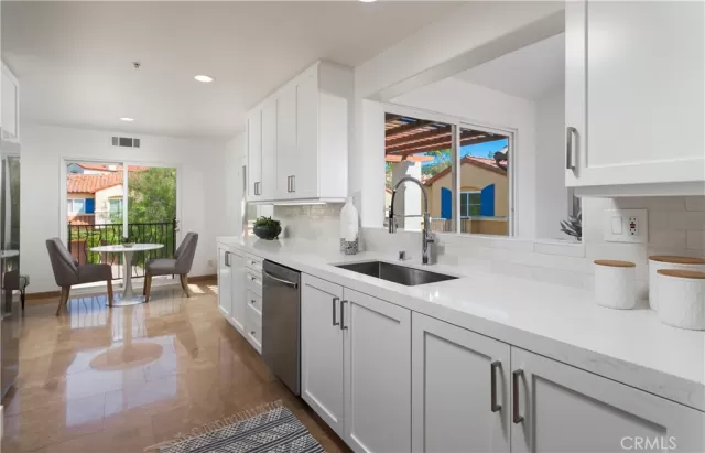 MLS: OC23169054 Condo For Sale