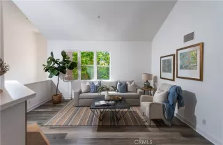 Photo #4: OC23169054 Listing 