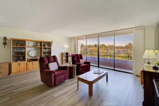 Photo #1: OC23169180 Listing