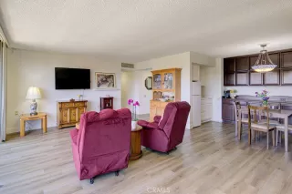 Photo #3: OC23169180 Listing