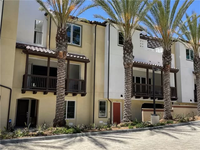 MLS: OC23169481 Condo For Sale