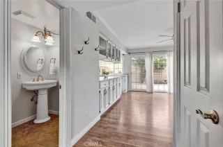 Photo #4: OC23169526 Listing 