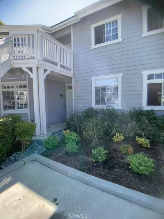 MLS: OC23169547 Condo For Sale