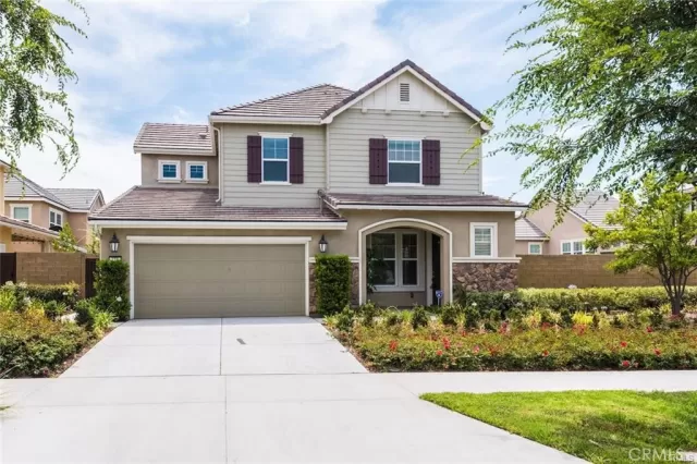 MLS: OC23169556 Condo For Sale