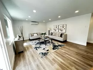 Photo #2: OC23169565 Listing