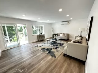 Photo #4: OC23169565 Listing